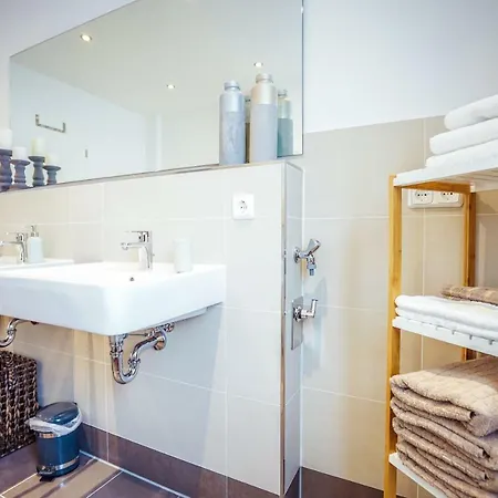 Appartement **wohnen Im Trendviertel - Connewitz // 120qm** Leipzig